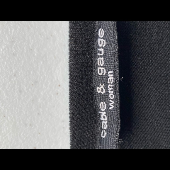 Cable & Gauge Sheer Sleeves Plus Size - Picture 4 of 4